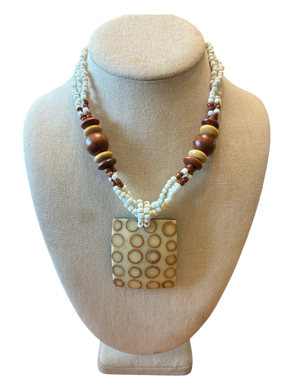 🔵 White and Brown Beaded Pendant Necklace ~ 17 Inches
